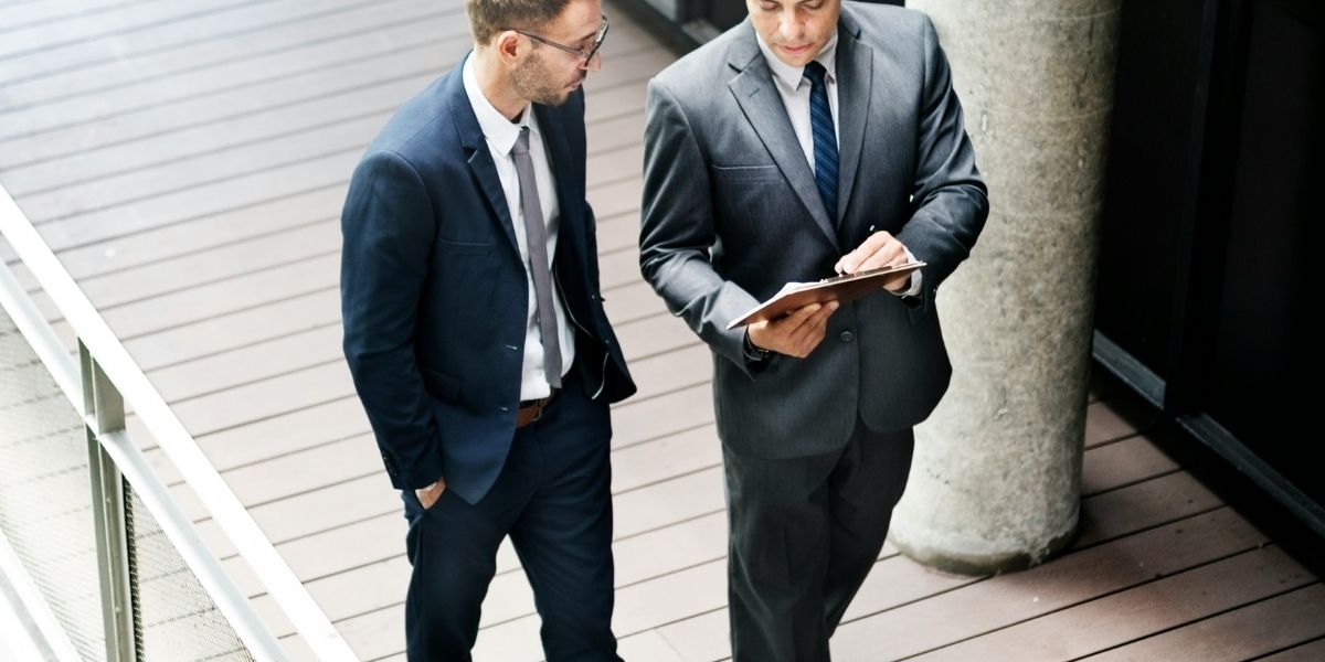 Markets Brace as Warren Buffett Hands Berkshire to Greg Abel 